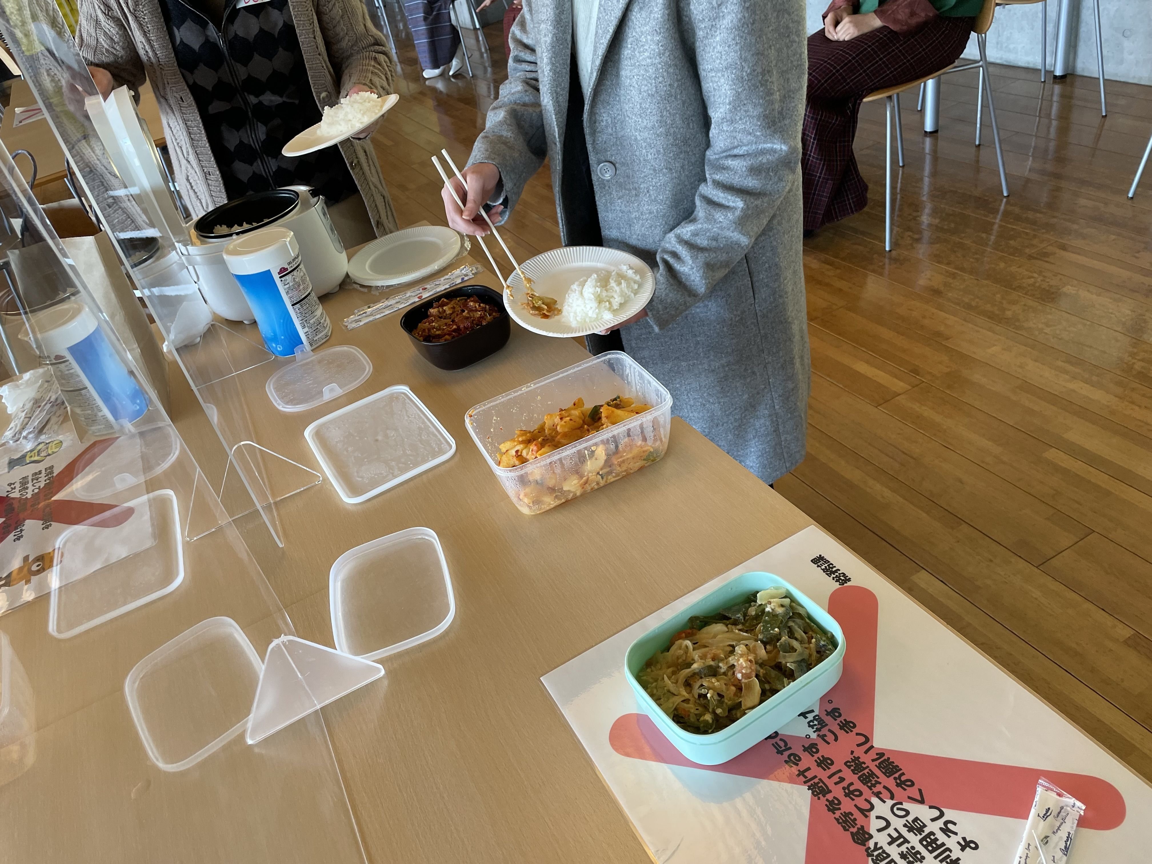 在日ブータン人留学生に持参いただいたブータン料理試食