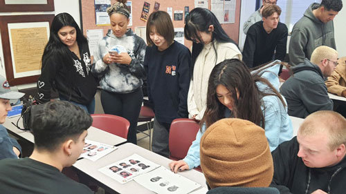 カレッジオブキャニオンズ大学の学生と協働学習2(P).jpg